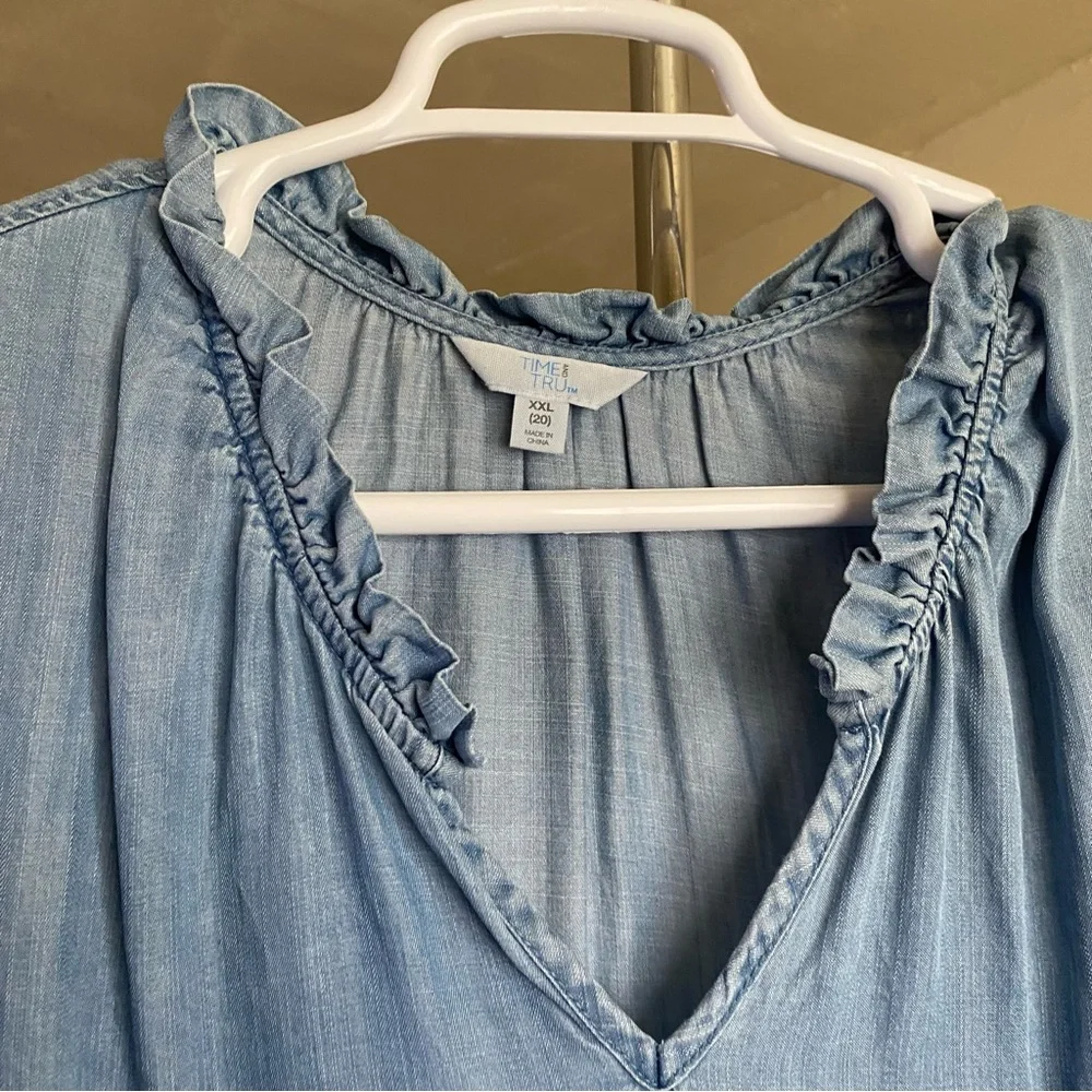 Time and Tru Light Blue Chambray Ruffle V-Neck Tank Top